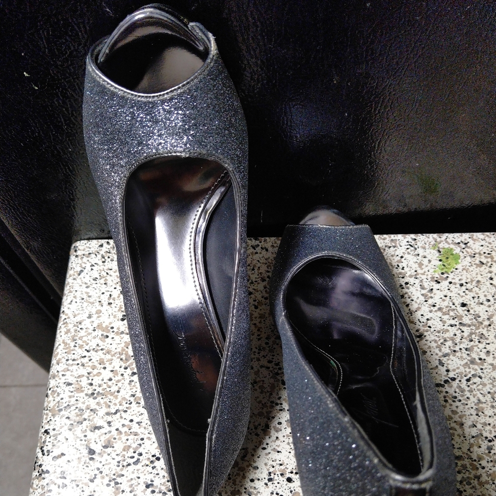 Shoes - Picture 3 of 12